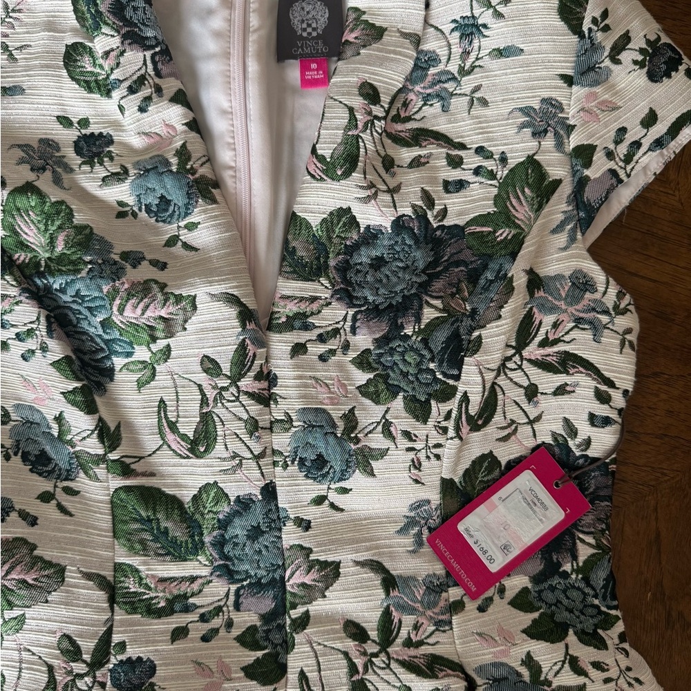 Vince Camuto - Floral, Pleated, Flutter Sleeve Dress NWT - Picture 5 of 6